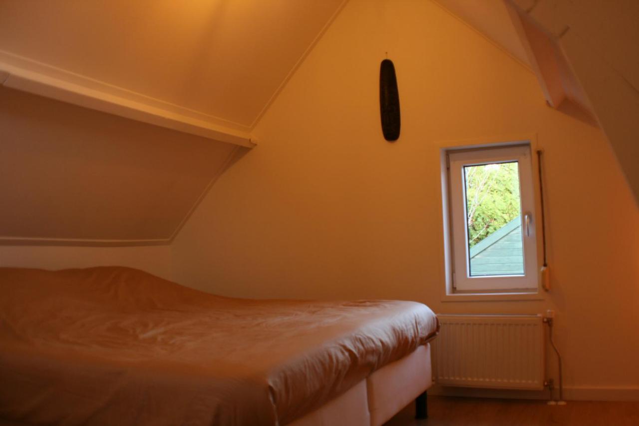 Villa Schwone Diekhuusje - Vakantiewoning Aan De Noordzeekust Schoondijke Exterior foto